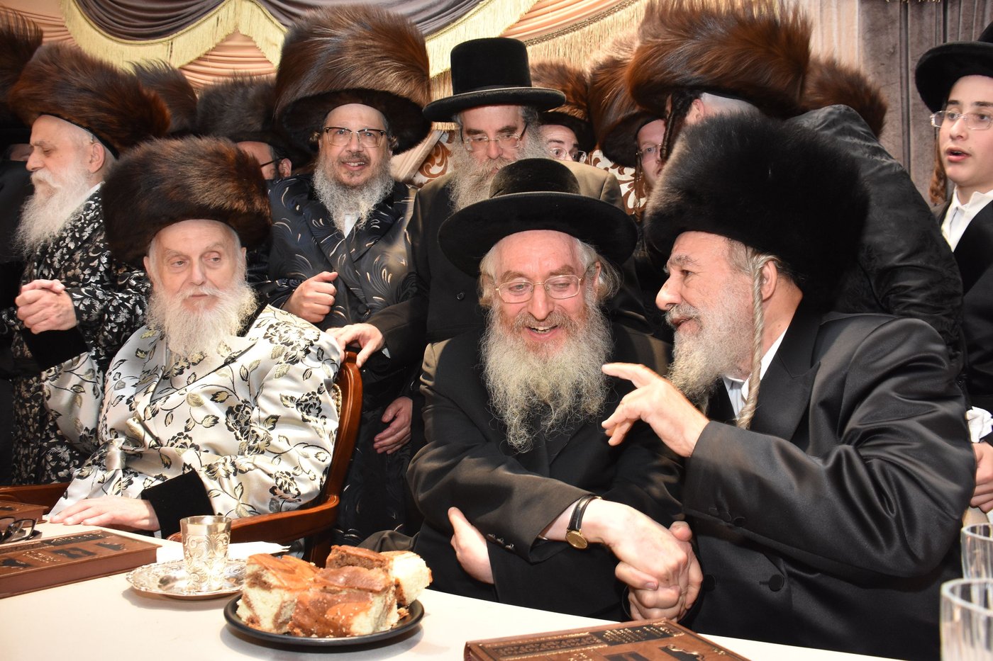 האדמו"ר מקארלין בשמחה