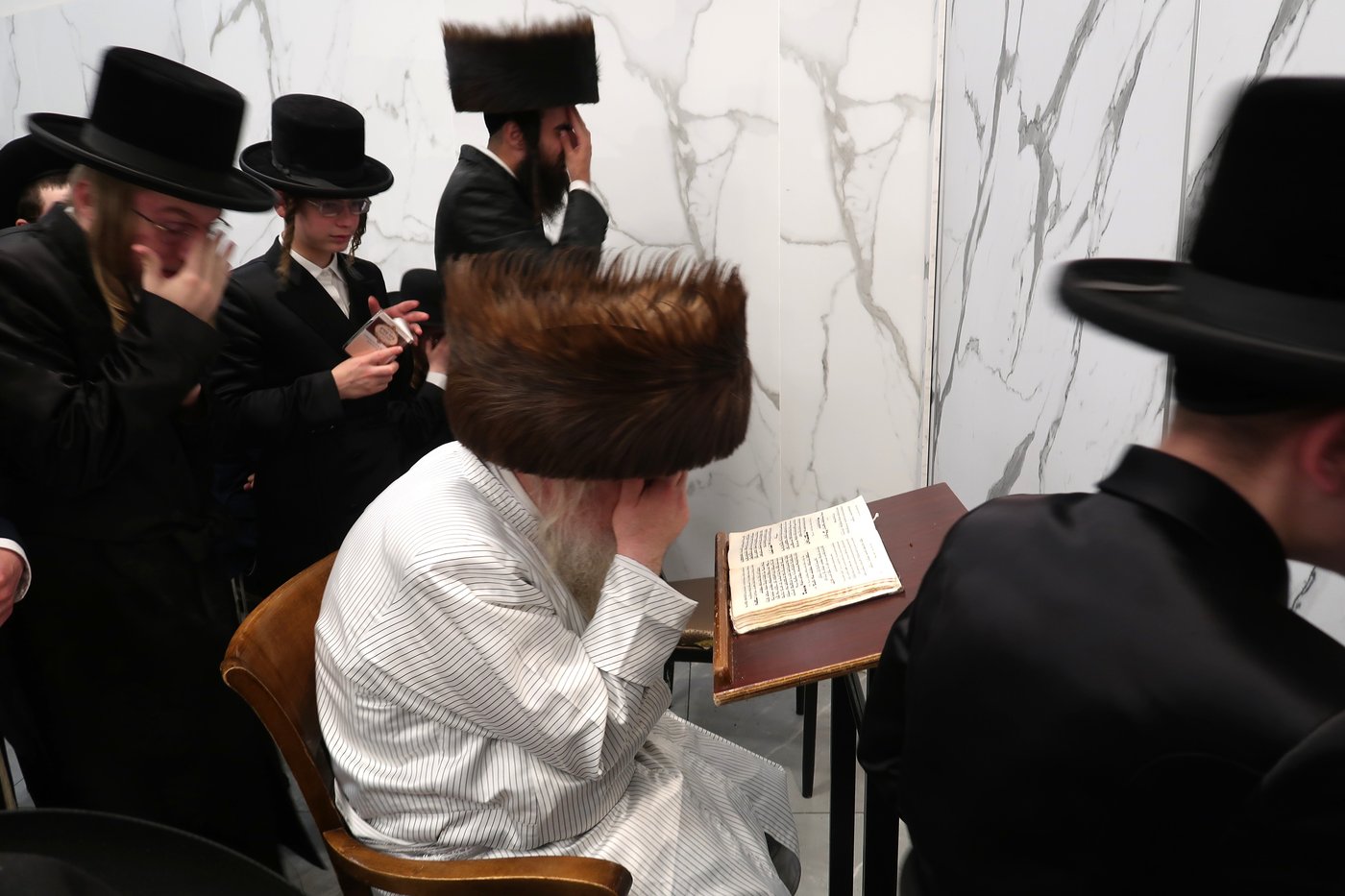 האדמו"ר ממבקשי אמונה בברכפלד
