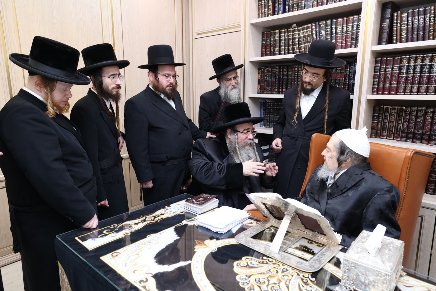 האדמו"ר מזידיטשוב ווערצקי בביקור אצל הגרי"מ שכטר