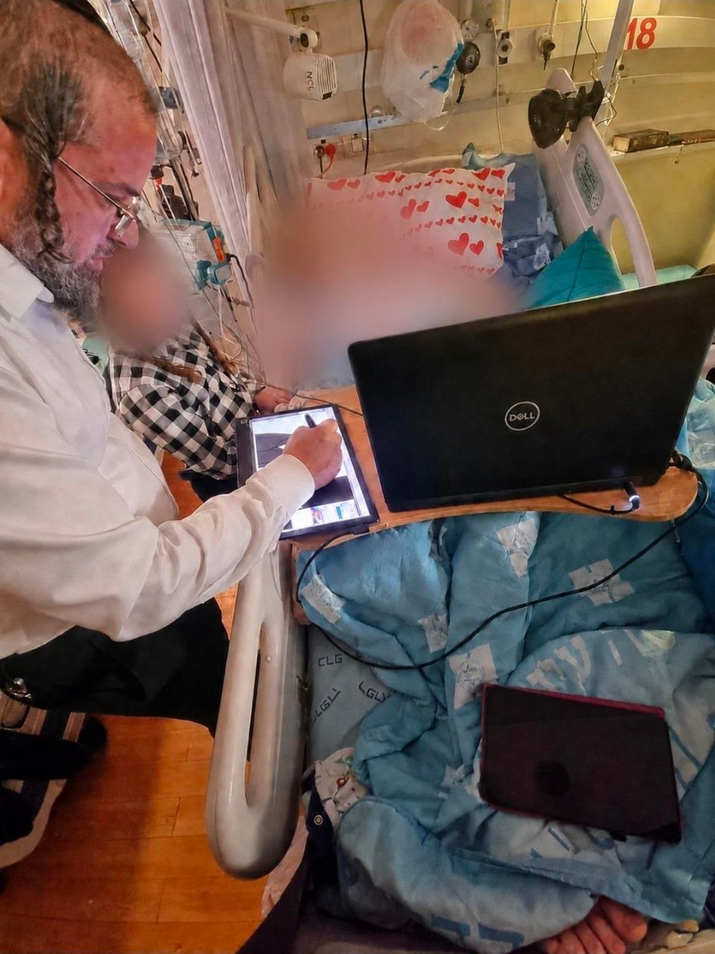 מוטי הלר מצייר ליודל וובר ז"ל