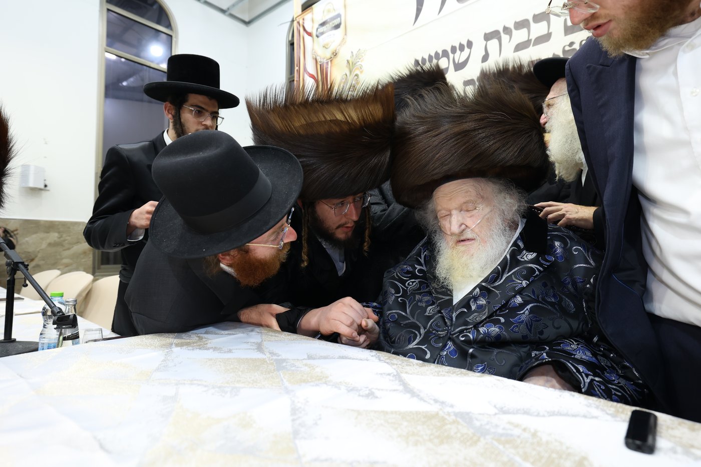 המעמד בכולל תשובות והנהגות