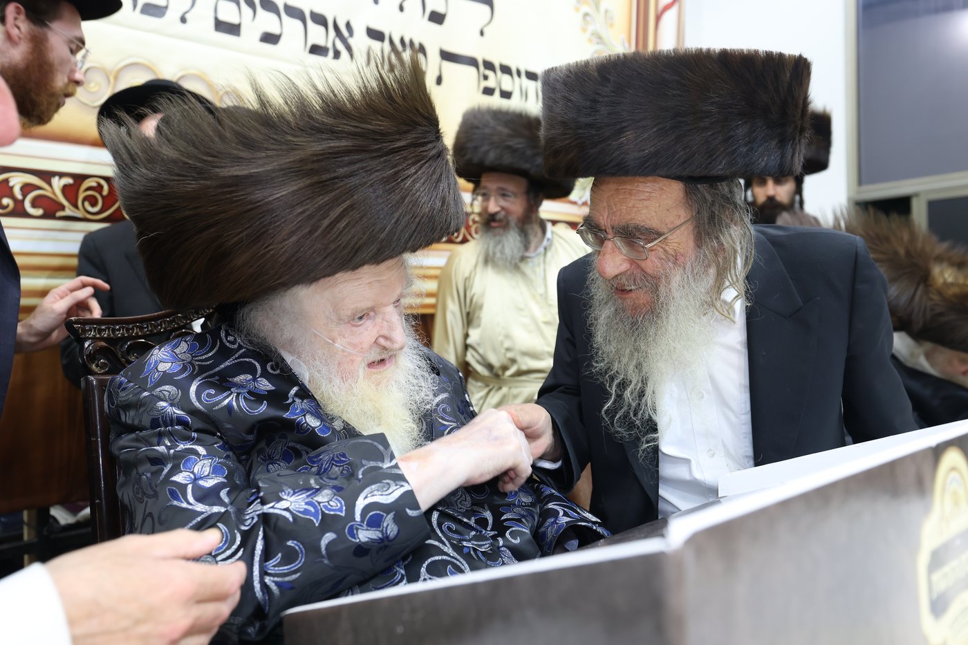 המעמד בכולל תשובות והנהגות