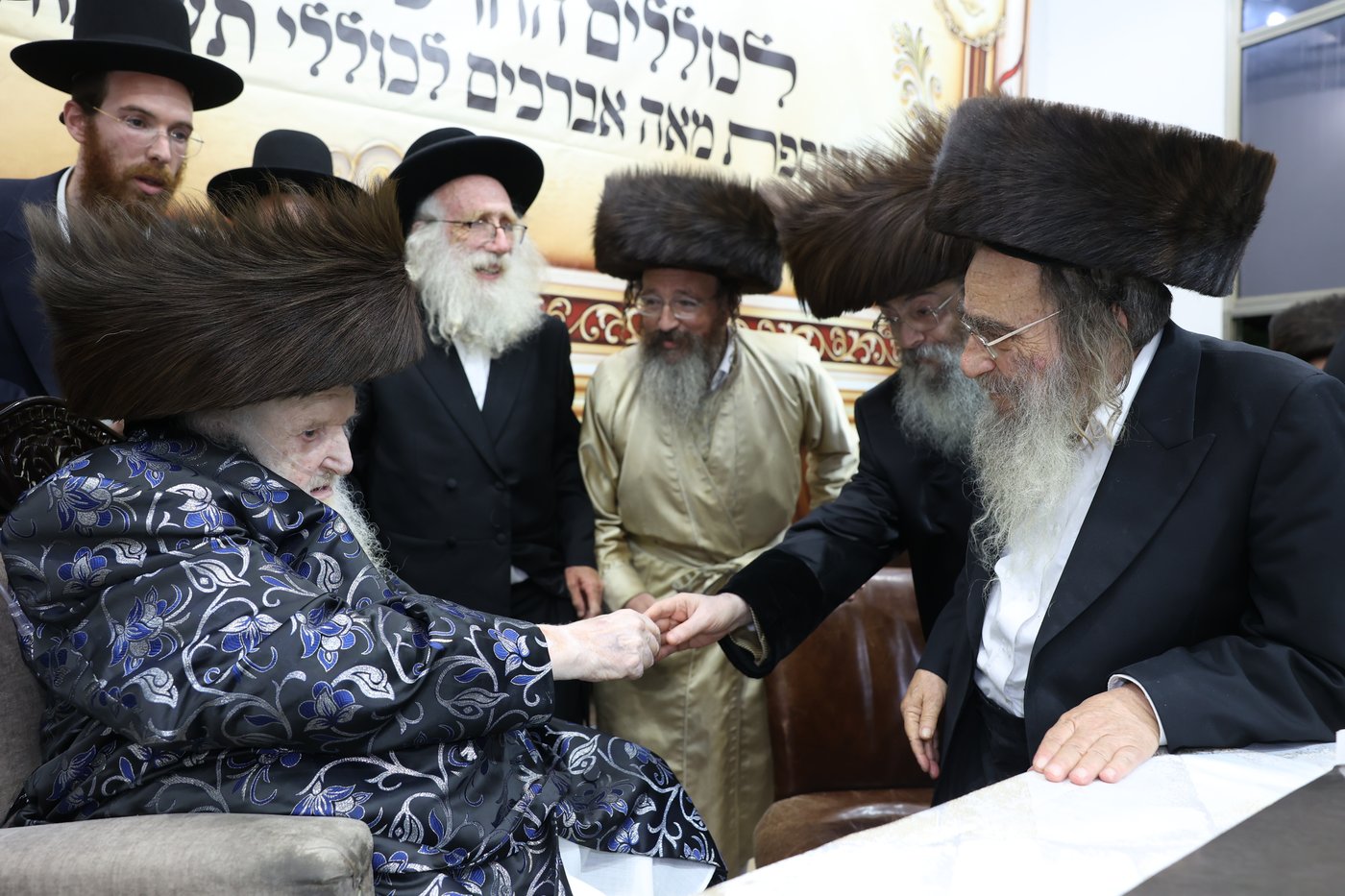 המעמד בכולל תשובות והנהגות