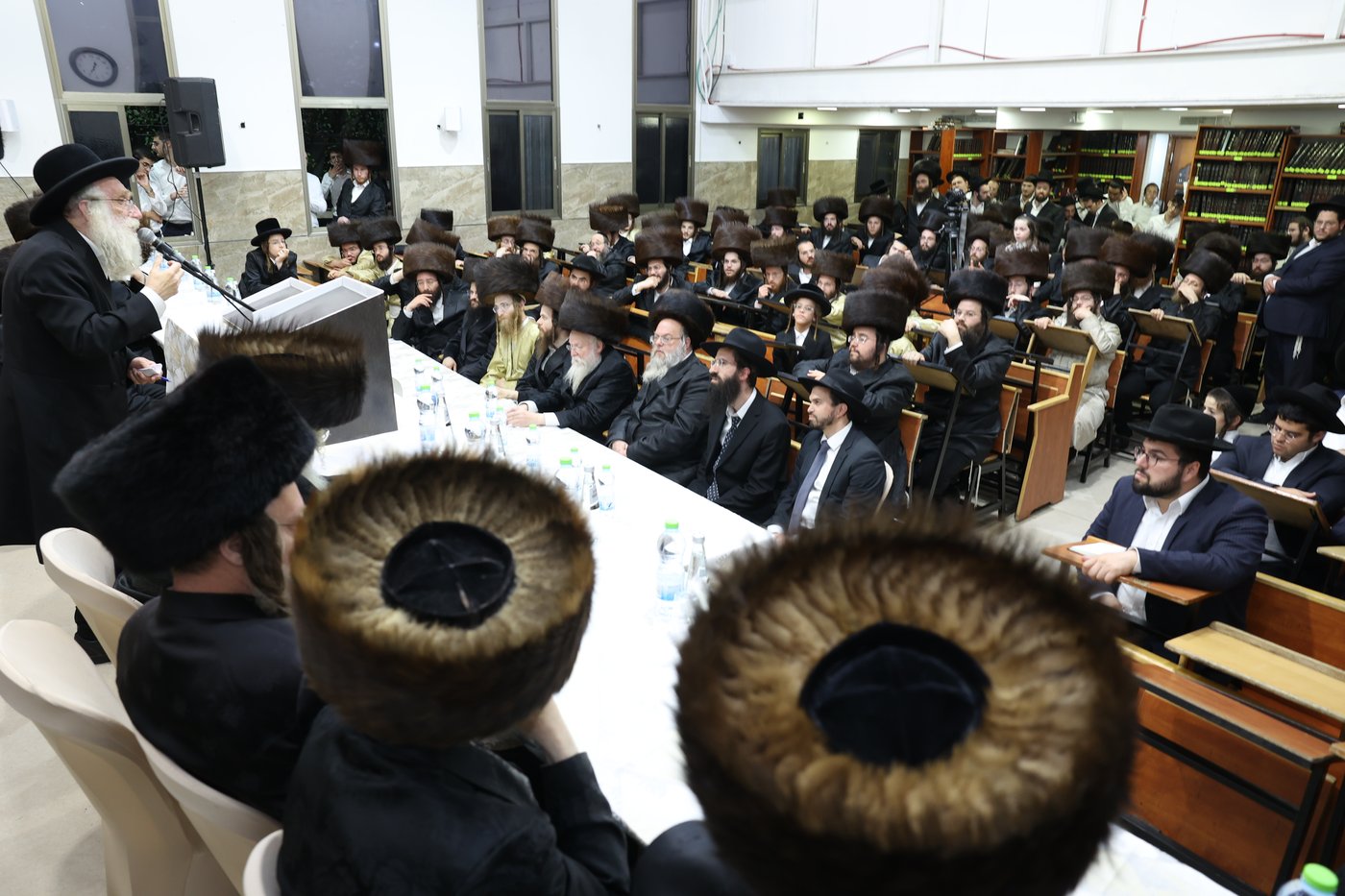 המעמד בכולל תשובות והנהגות