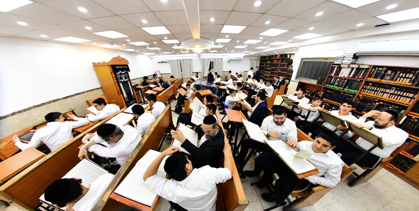 הגאון רבי שרגא שטיינמן בישיבת 'שיח יצחק'
