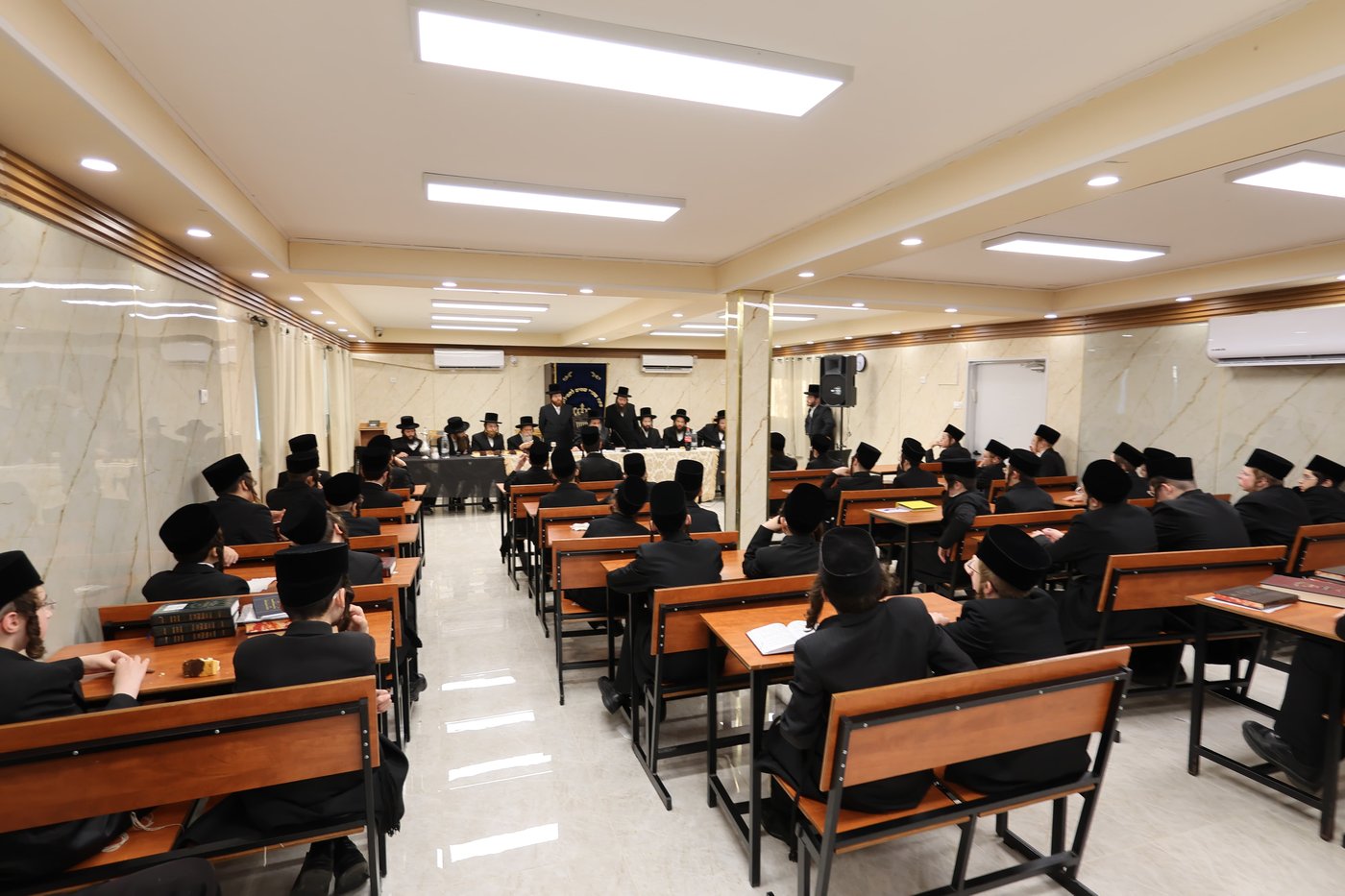 הרה"צ רבי חיים מאיר הגר בביקור בעפולה