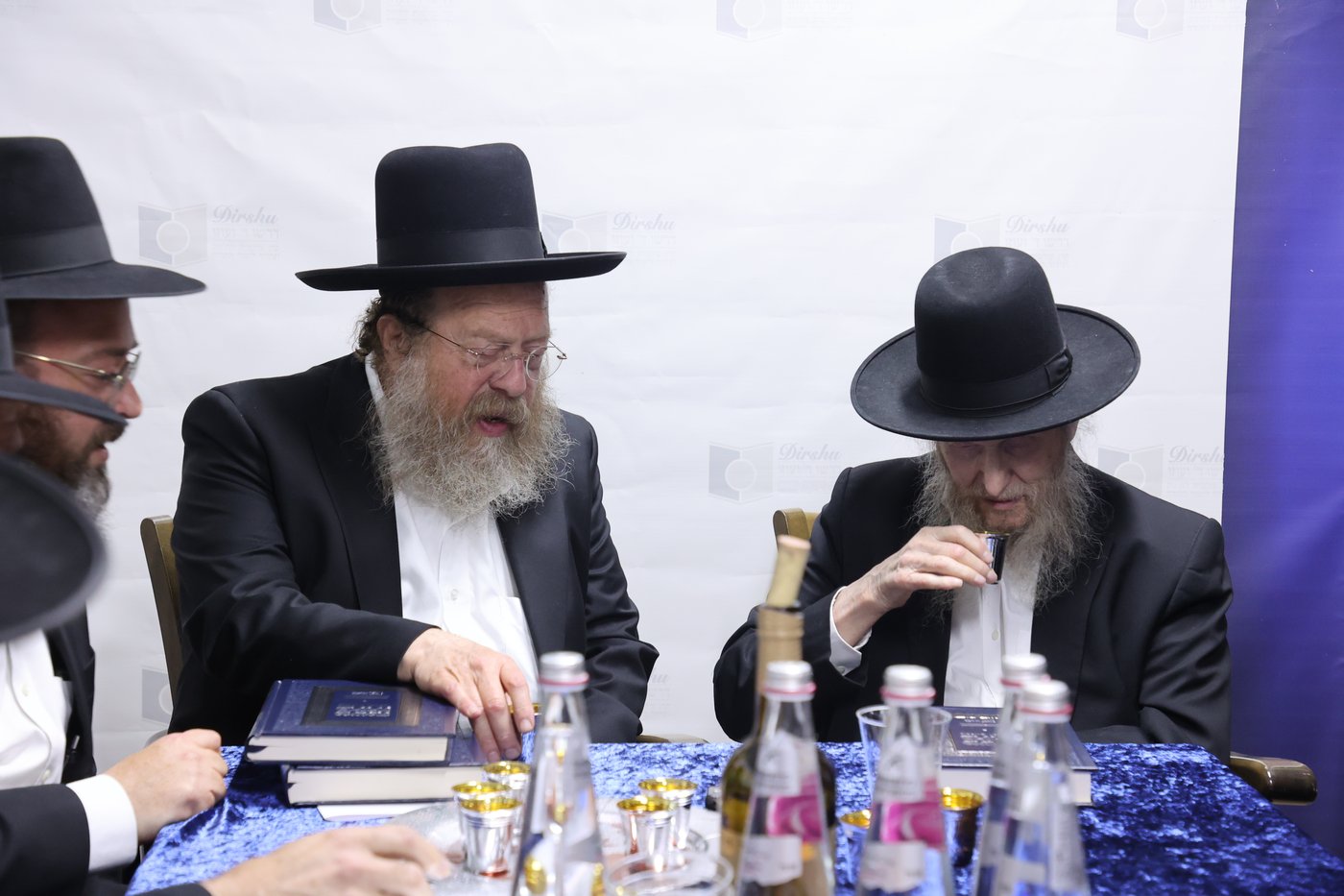 סיום ששה סדרי משנה בחדרו של הגר"ד סגל