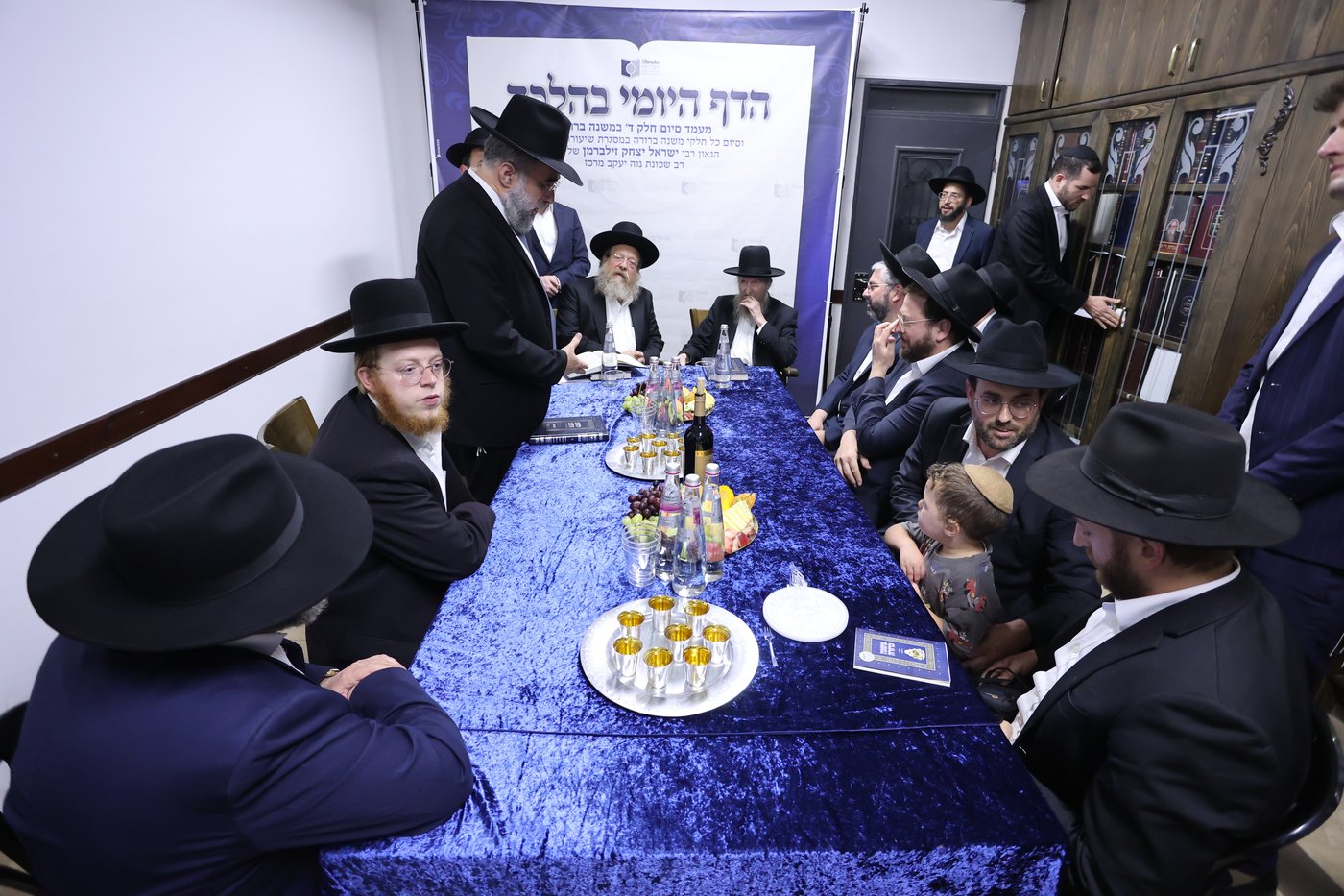 סיום ששה סדרי משנה בחדרו של הגר"ד סגל