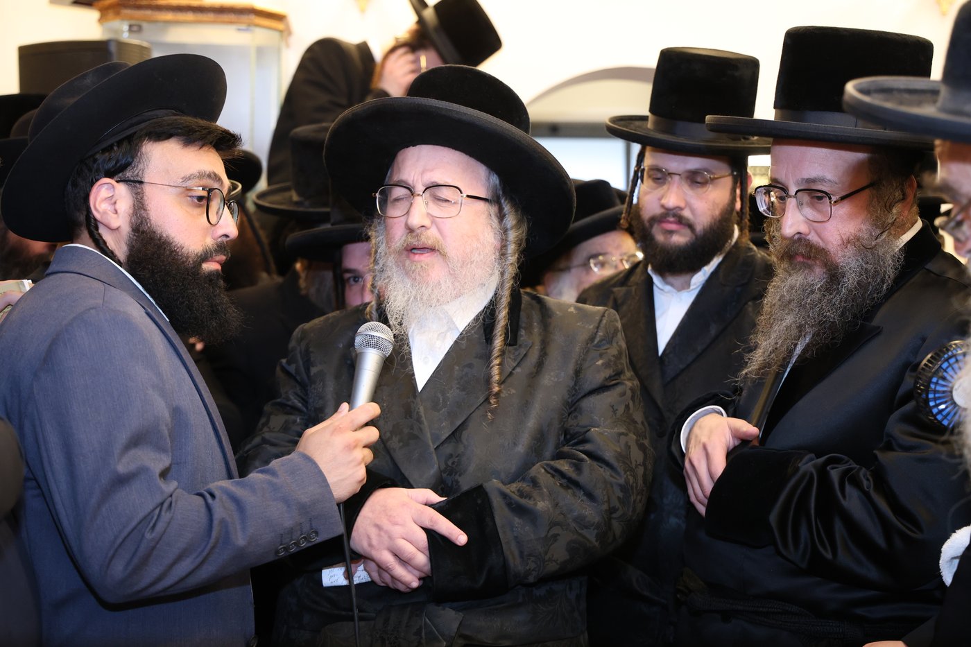 הלוויית האדמו"ר מביאלה אוסטרובא זצ"ל
