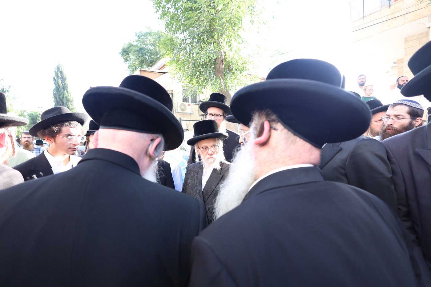 הלוויית האדמו"ר מביאלה אוסטרובא זצ"ל