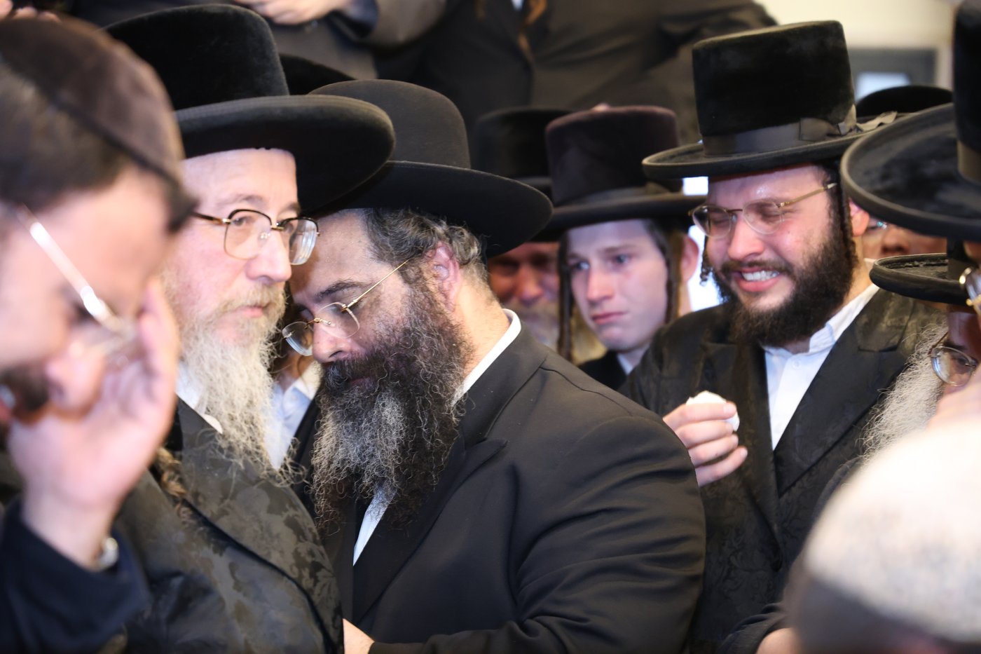 הלוויית האדמו"ר מביאלה אוסטרובא זצ"ל
