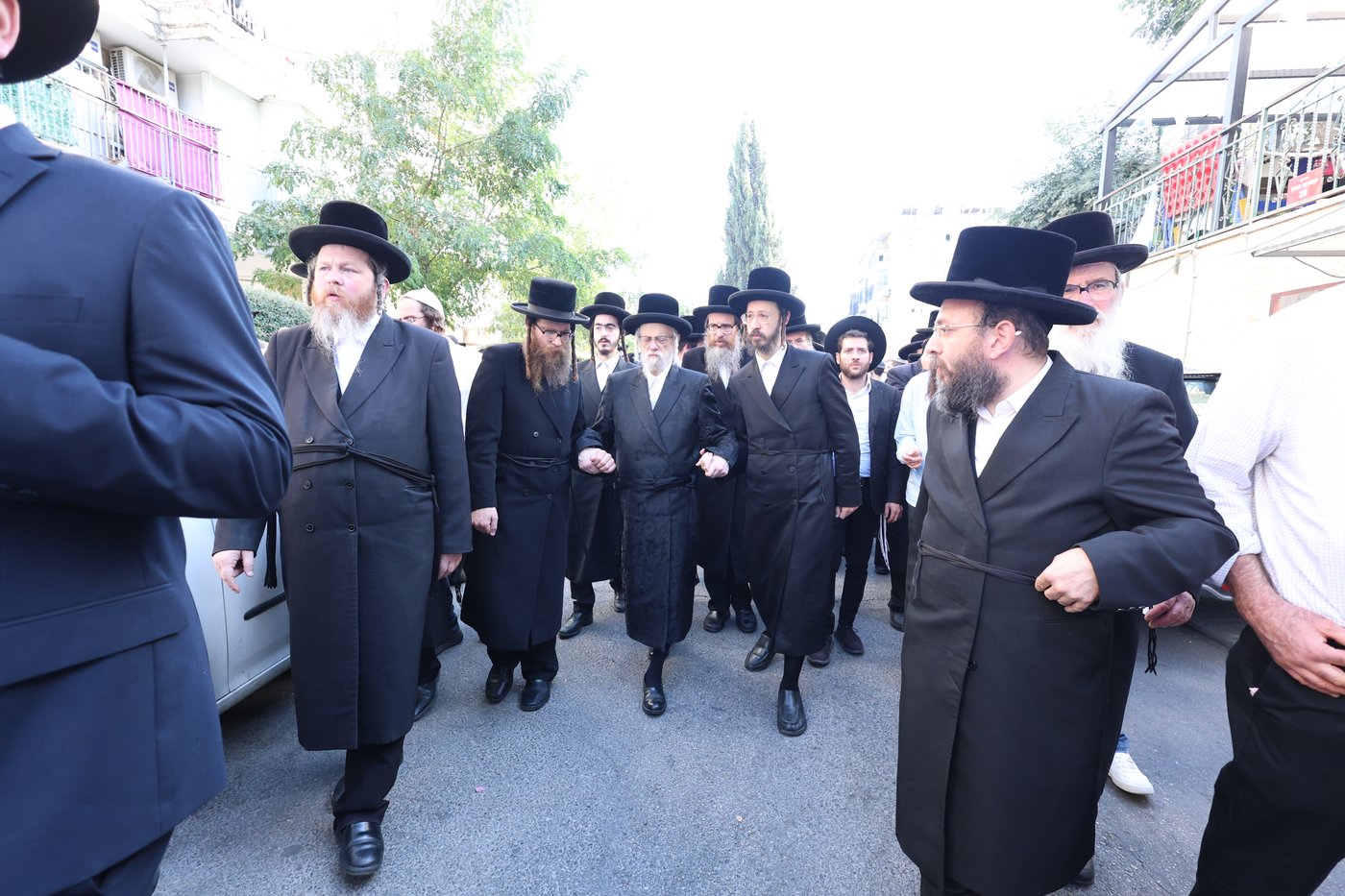 הלוויית האדמו"ר מביאלה אוסטרובא זצ"ל