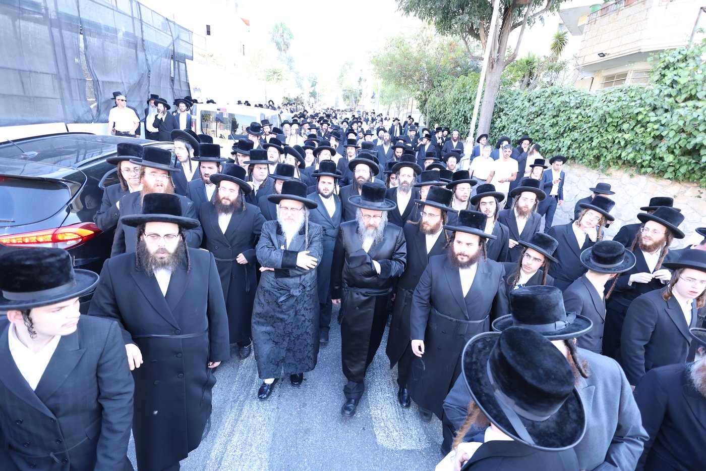 הלוויית האדמו"ר מביאלה אוסטרובא זצ"ל