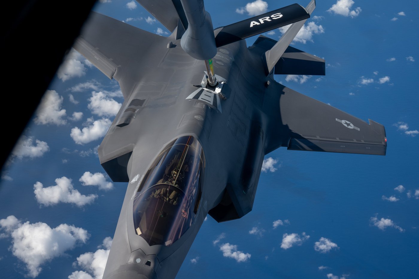 מטוס קרב חמקן מסוג F-35 Lightning II