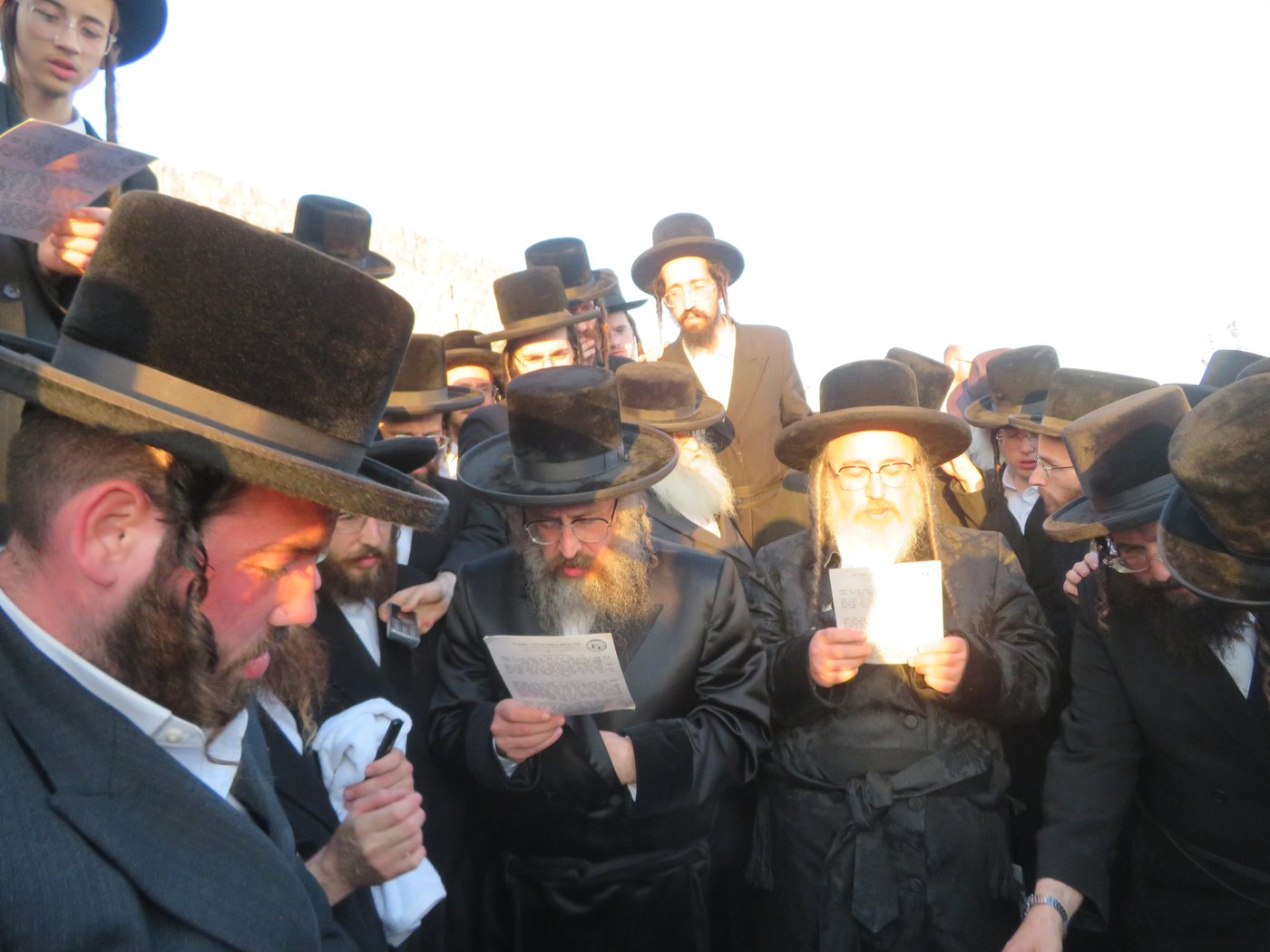 הלוויית האדמו"ר מביאלה אוסטרובא זצ"ל
