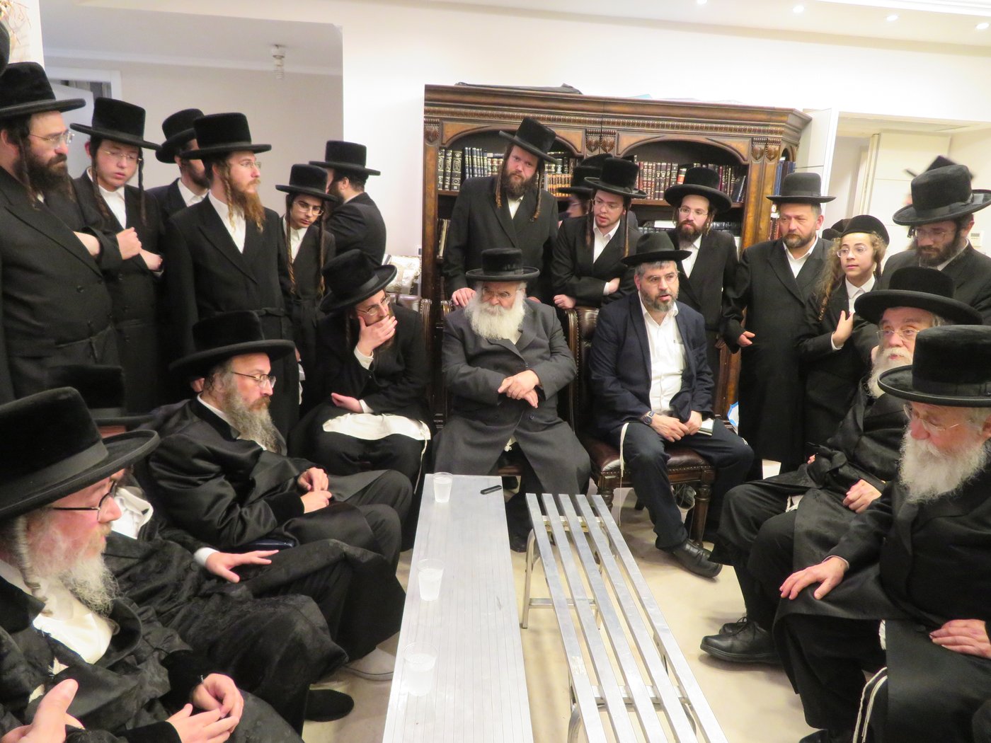 הלוויית האדמו"ר מביאלה אוסטרובא זצ"ל