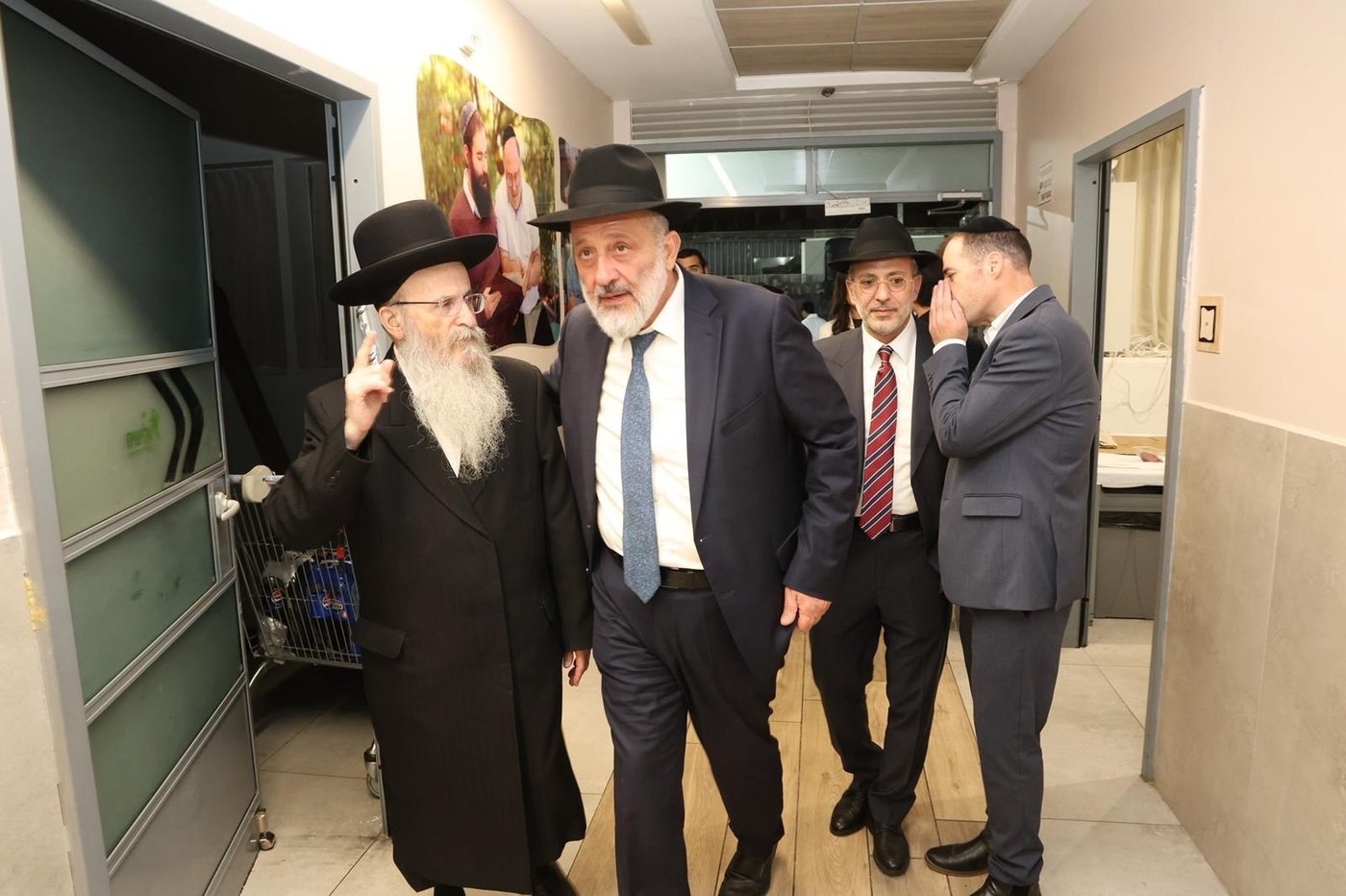 המפלגה שמחפשת אישה חרדית לרשימה | 'זיידל'ע' עם כל הנייעס והחשיפות