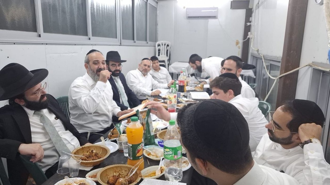 המפלגה שמחפשת אישה חרדית לרשימה | 'זיידל'ע' עם כל הנייעס והחשיפות