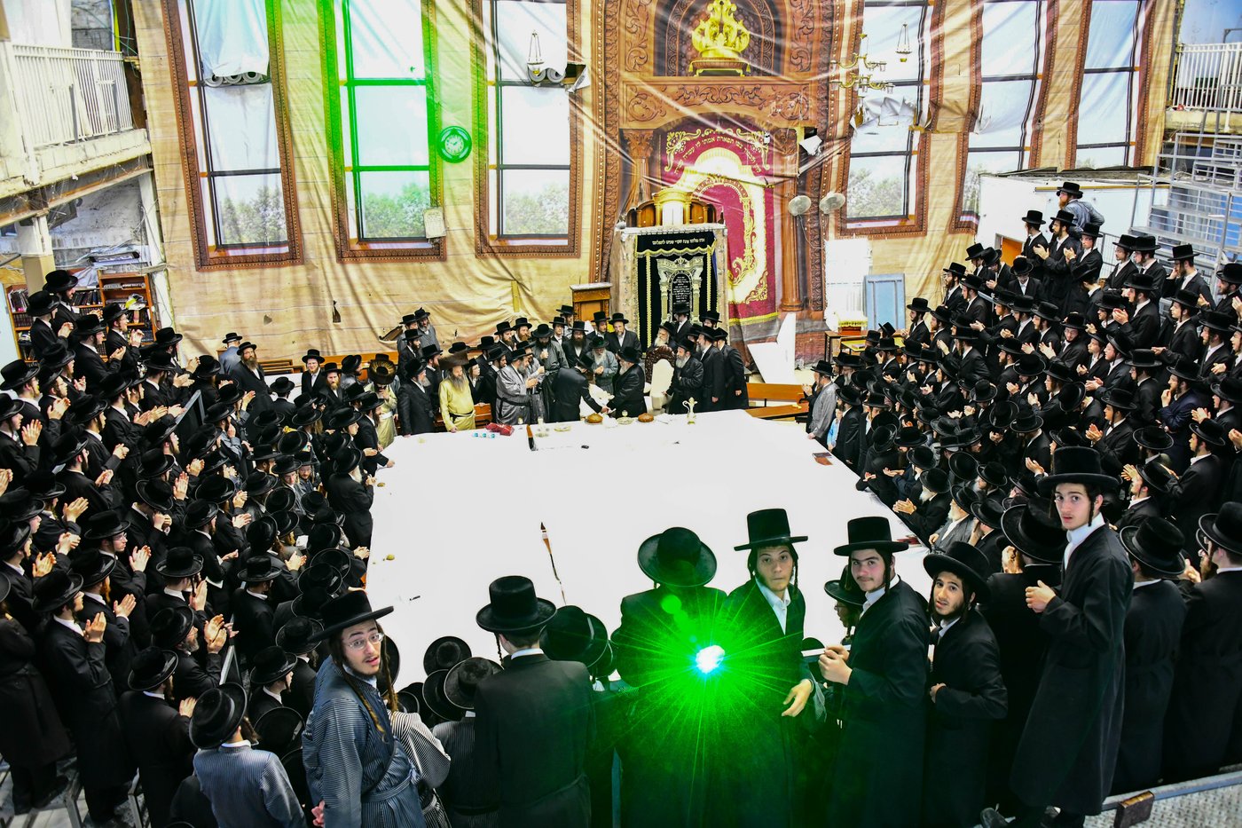 האדמו"ר מויז'ניץ מאנסי בתולדות אברהם יצחק