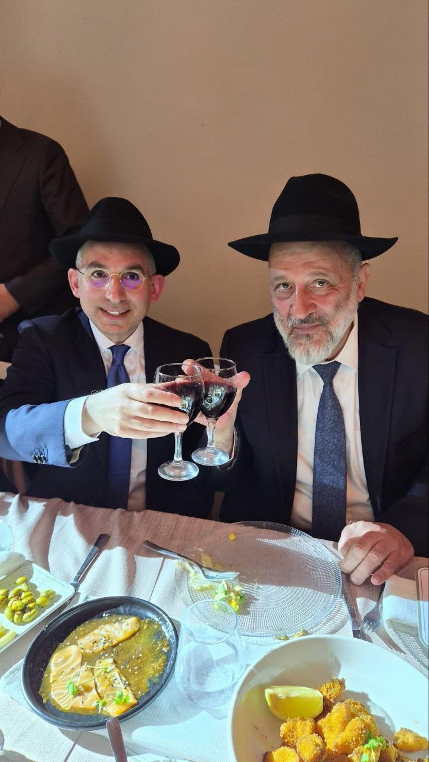 המפלגה שמחפשת אישה חרדית לרשימה | 'זיידל'ע' עם כל הנייעס והחשיפות
