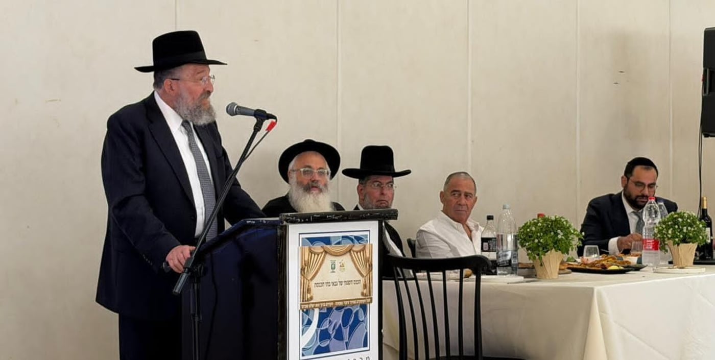 שלושים שנה לכהונתו: גבאי בתי הכנסת בנס ציונה הוקירו את רב העיר