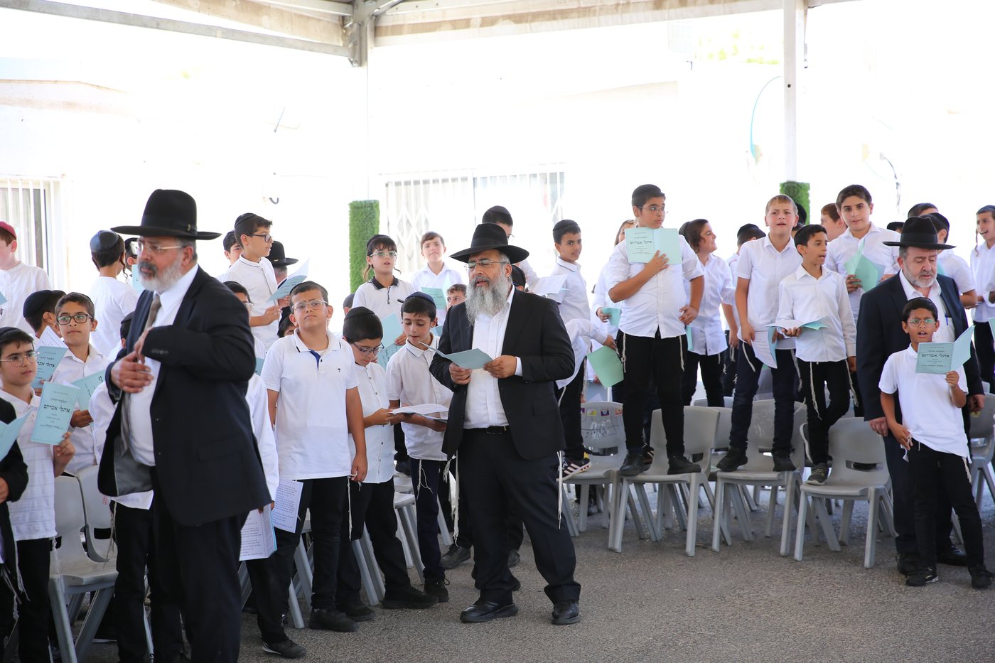 מאות ילדים אמרו סליחות במוסדות "אוהלי אברהם" בקריית הרצוג
