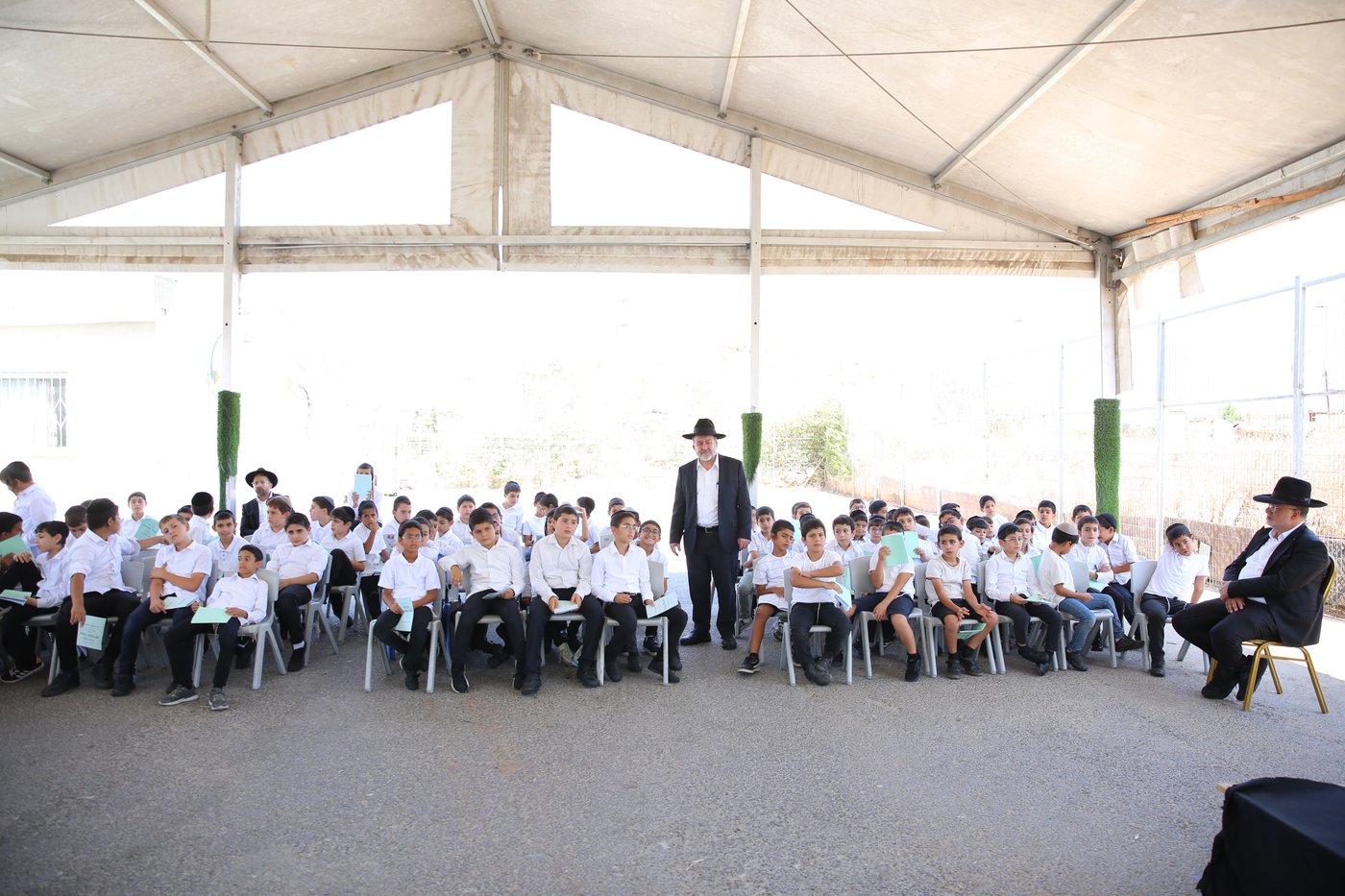 מאות ילדים אמרו סליחות במוסדות "אוהלי אברהם" בקריית הרצוג