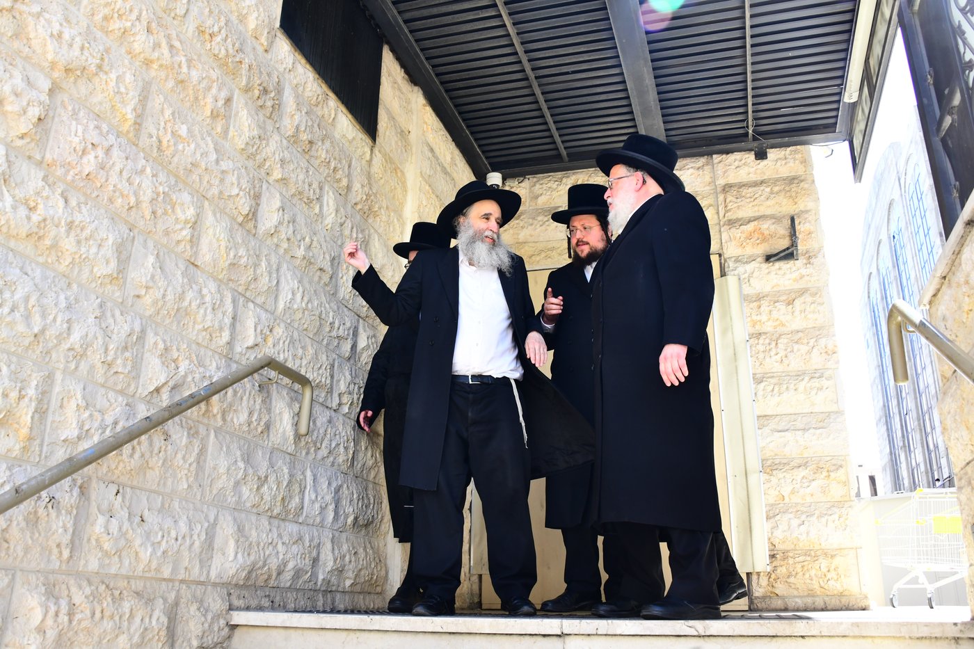 הגר"א גרבוז בישיבת 'עץ חיים' באבוב
