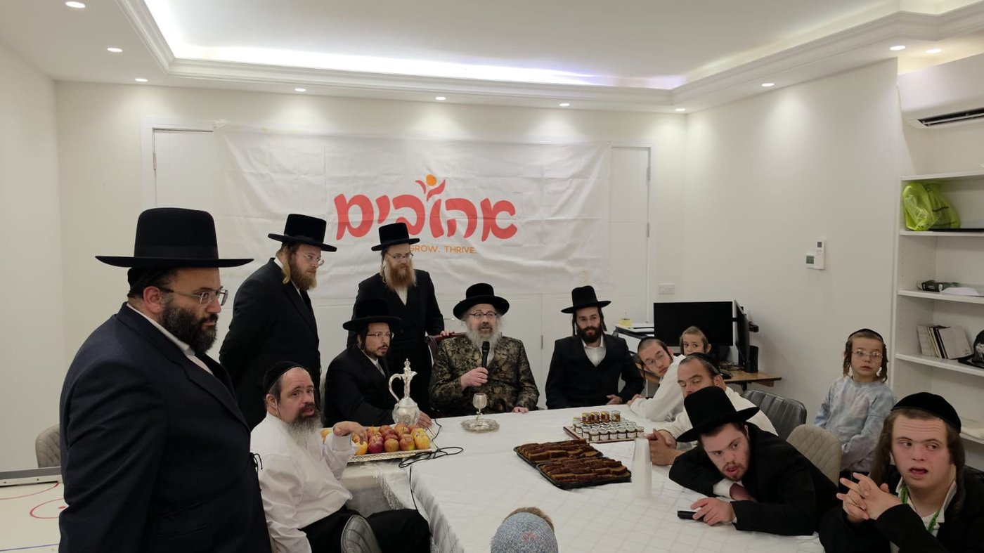 האדמו"ר מויז'ניץ לונדון בביקור באהובים