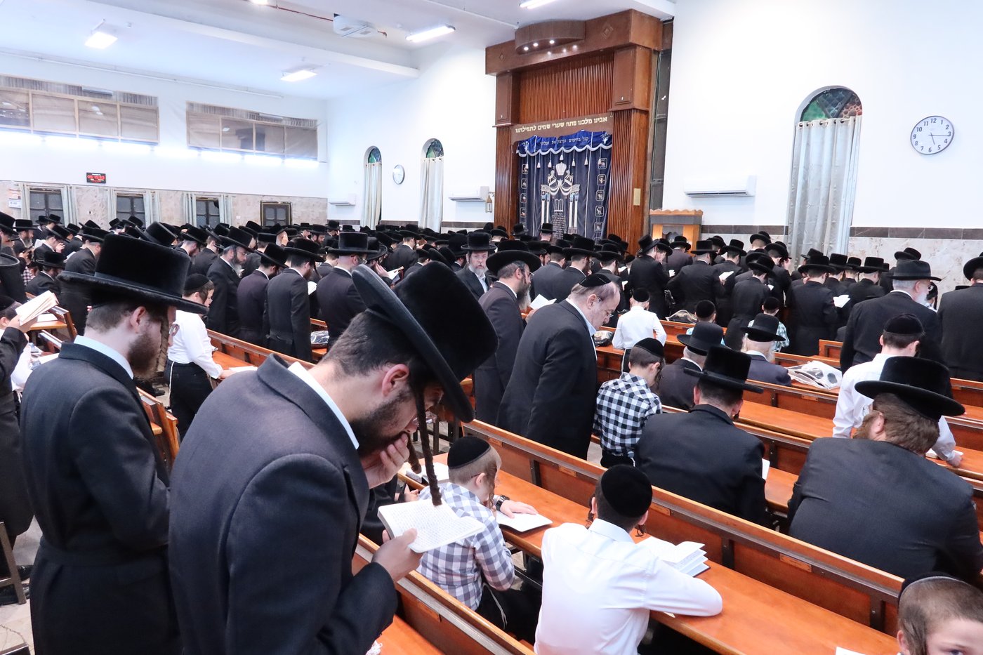 סליחות ראשונות בחצה"ק קרעטשניף