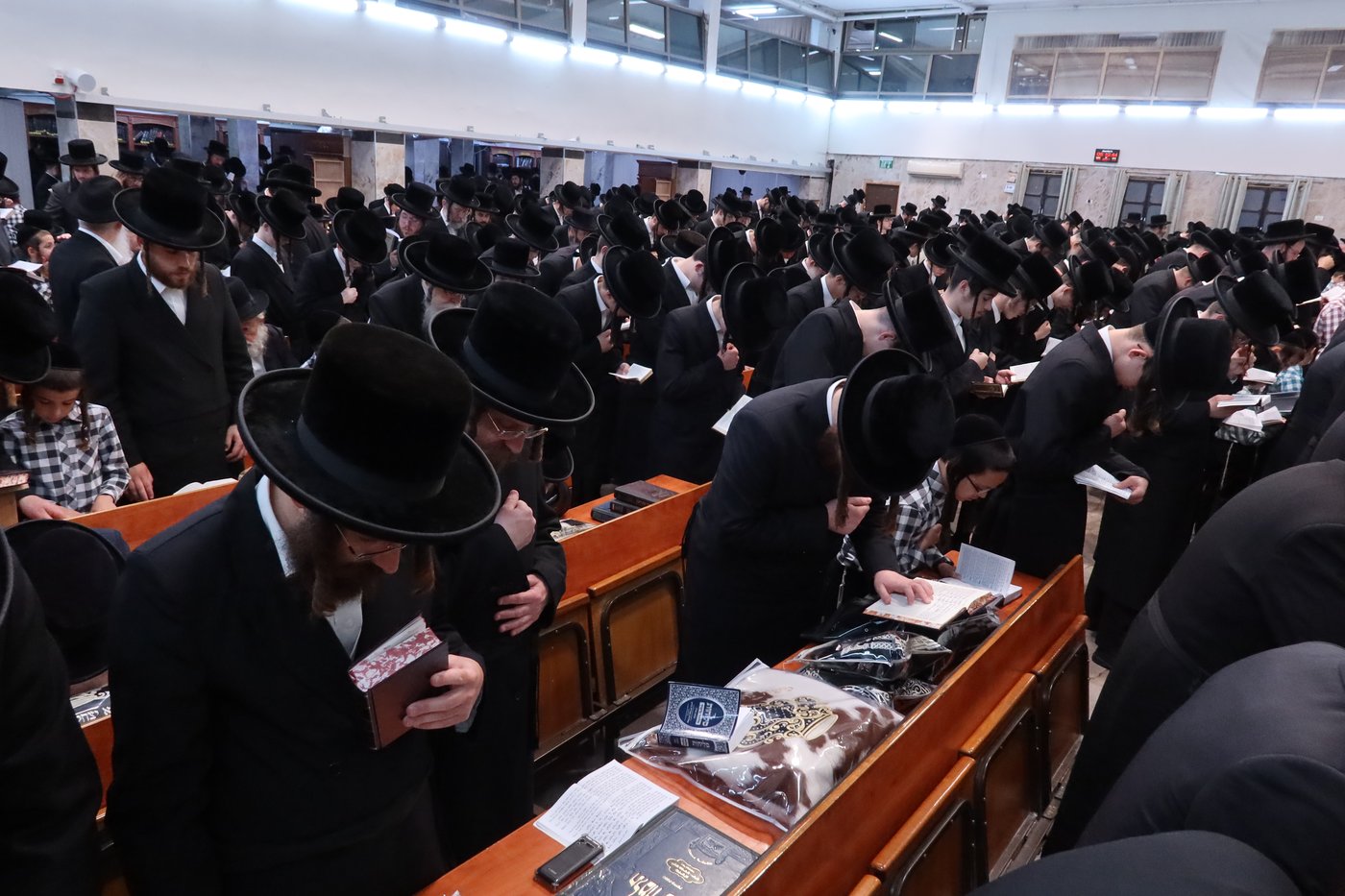 סליחות ראשונות בחצה"ק קרעטשניף