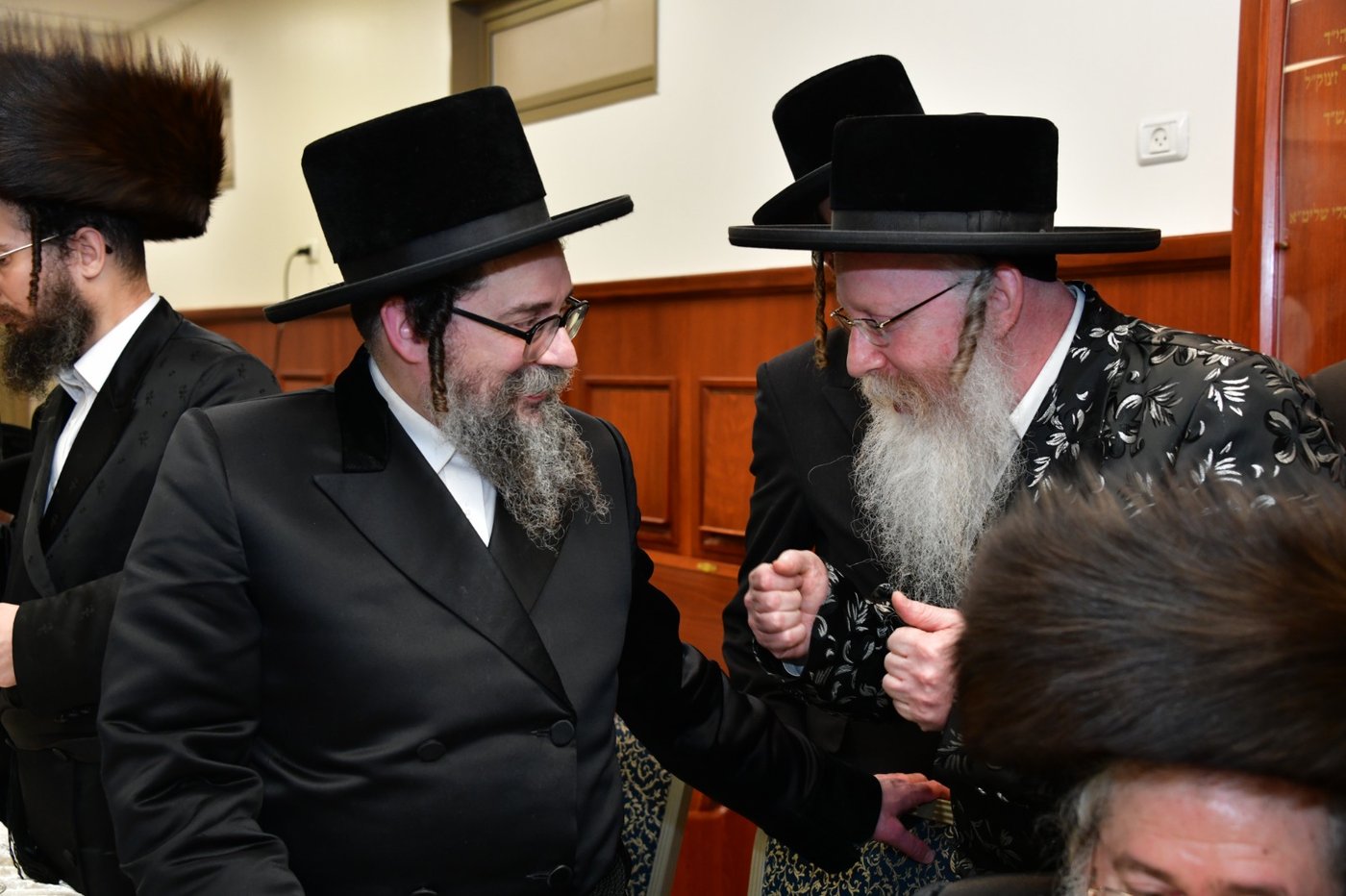 שמחת בית קרעטשניף קרית גת - אלדשטאט - קאסוב ויז'ניץ - סקולען ב"ב
