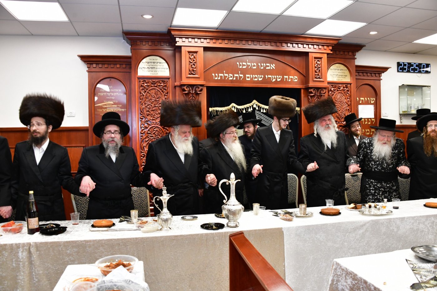 שמחת בית קרעטשניף קרית גת - אלדשטאט - קאסוב ויז'ניץ - סקולען ב"ב