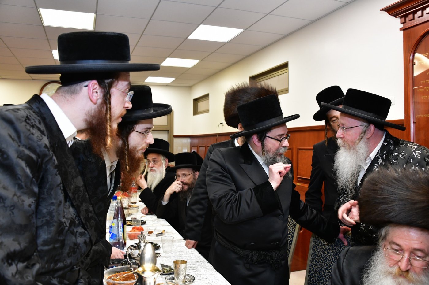 שמחת בית קרעטשניף קרית גת - אלדשטאט - קאסוב ויז'ניץ - סקולען ב"ב
