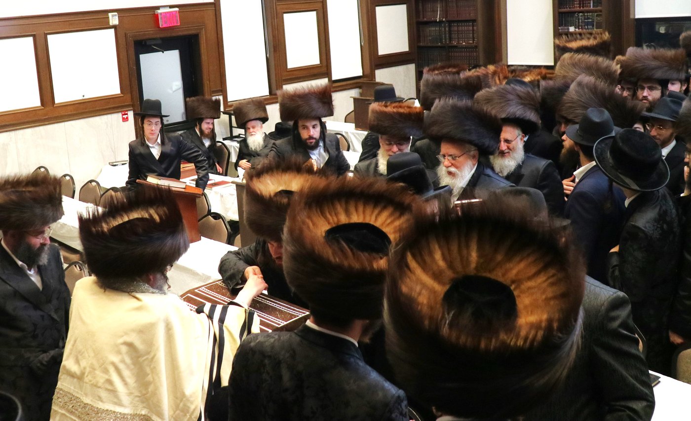 סליחות ראשונות בחצה"ק סקולען לייקווד
