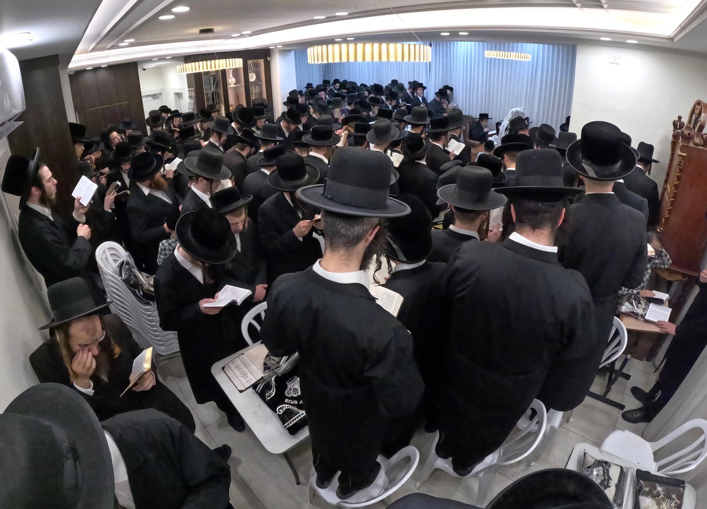 א' סליחות אצל הגה"צ רבי יעקב מאיר שכטר