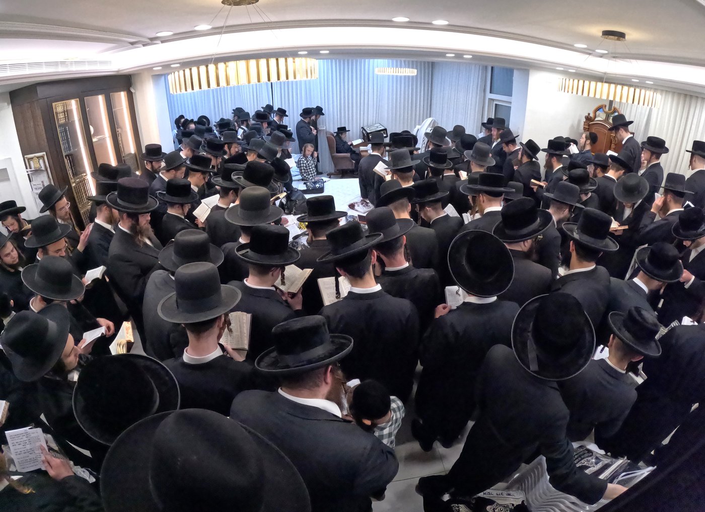 א' סליחות אצל הגה"צ רבי יעקב מאיר שכטר