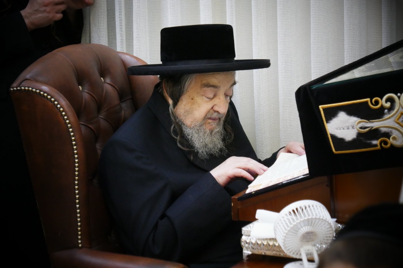 א' סליחות אצל הגה"צ רבי יעקב מאיר שכטר