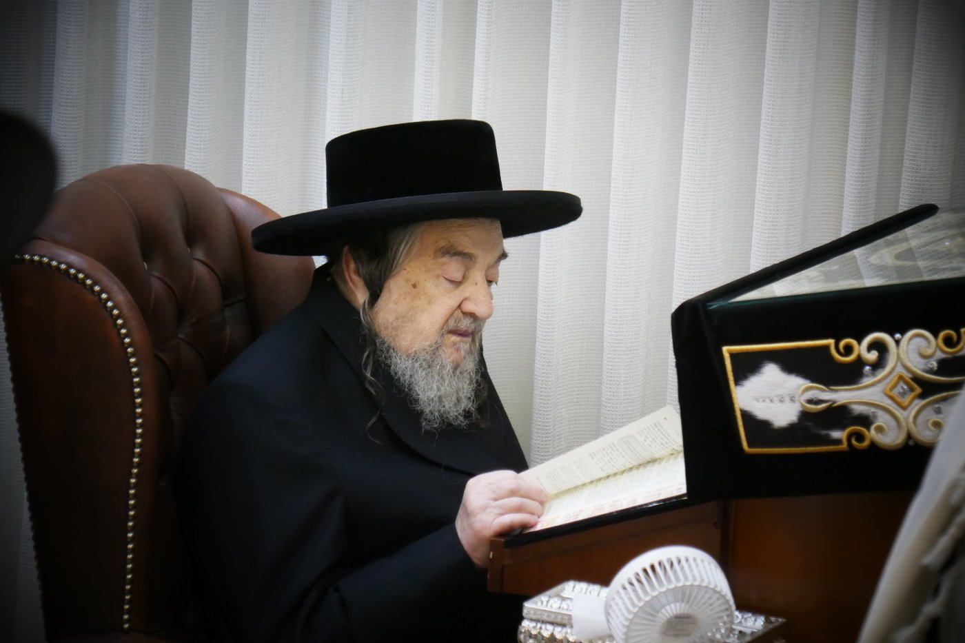 א' סליחות אצל הגה"צ רבי יעקב מאיר שכטר