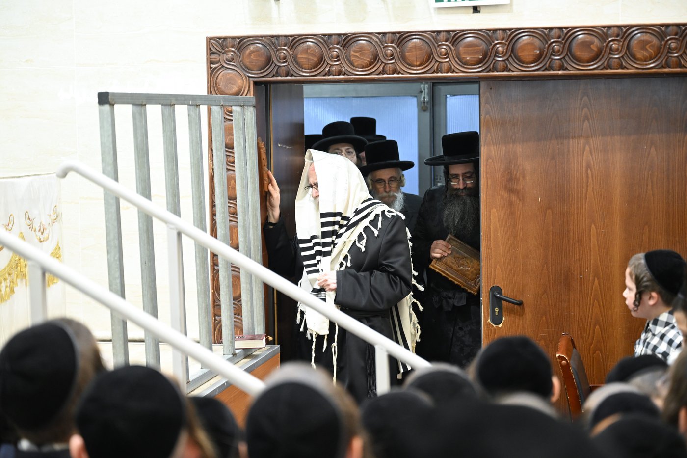 סליחות ראשונות בחצה"ק צאנז