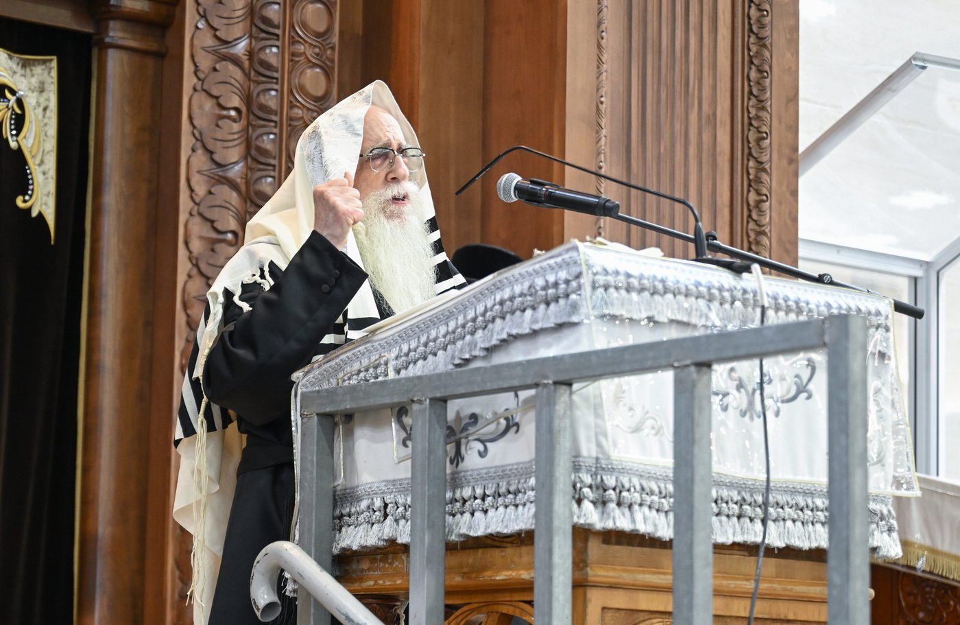 סליחות ראשונות בחצה"ק צאנז