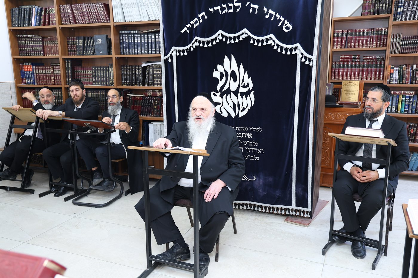 הגר"ח פינשטיין בישיבת 'אמרי חכמה' 