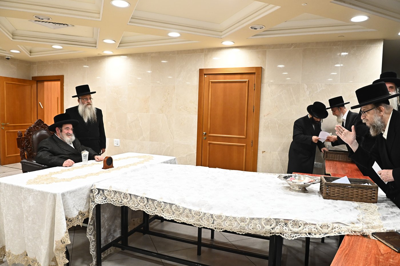 האדמו"ר מויז'ניץ בקבלת קהל