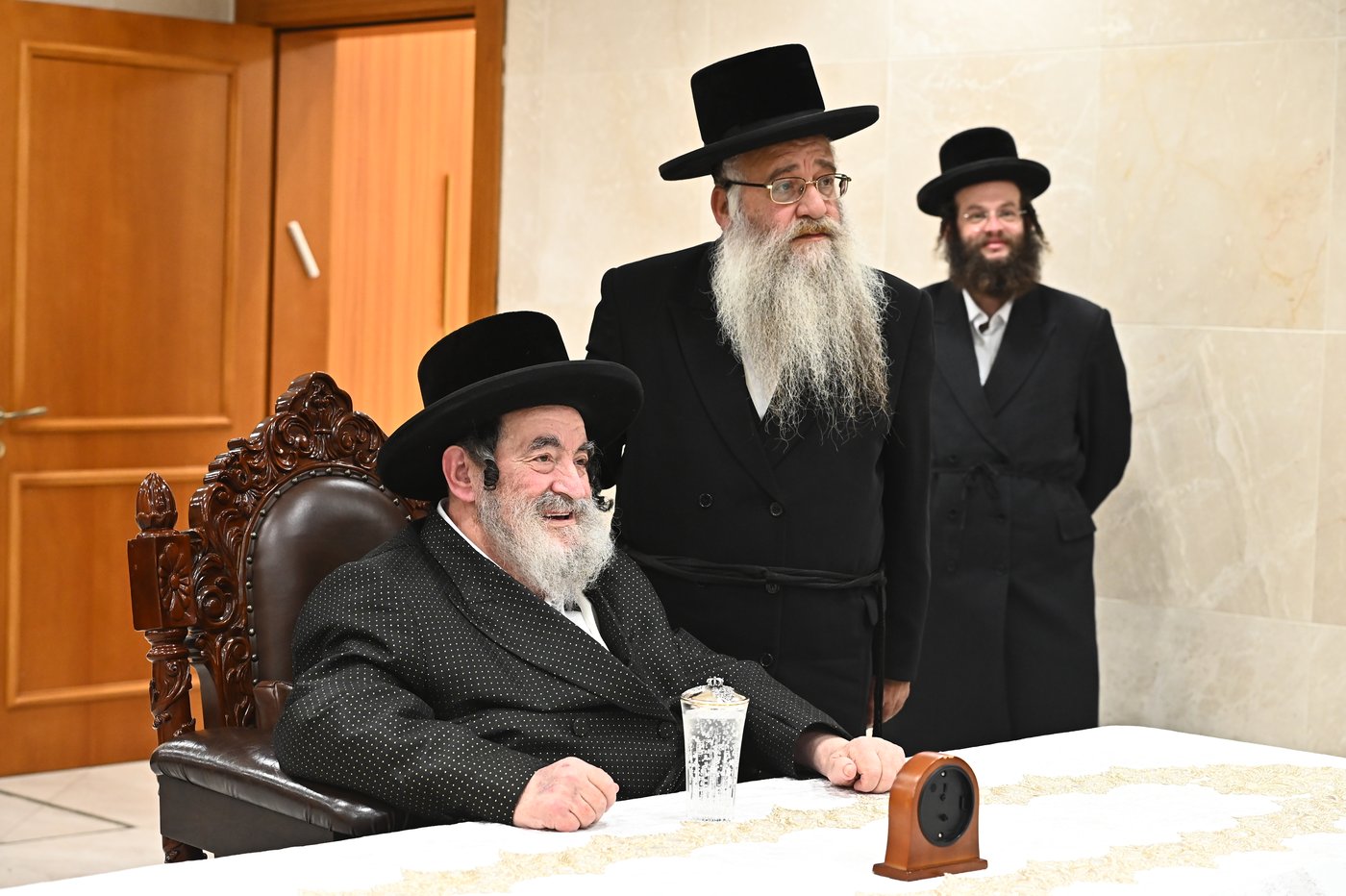 האדמו"ר מויז'ניץ בקבלת קהל
