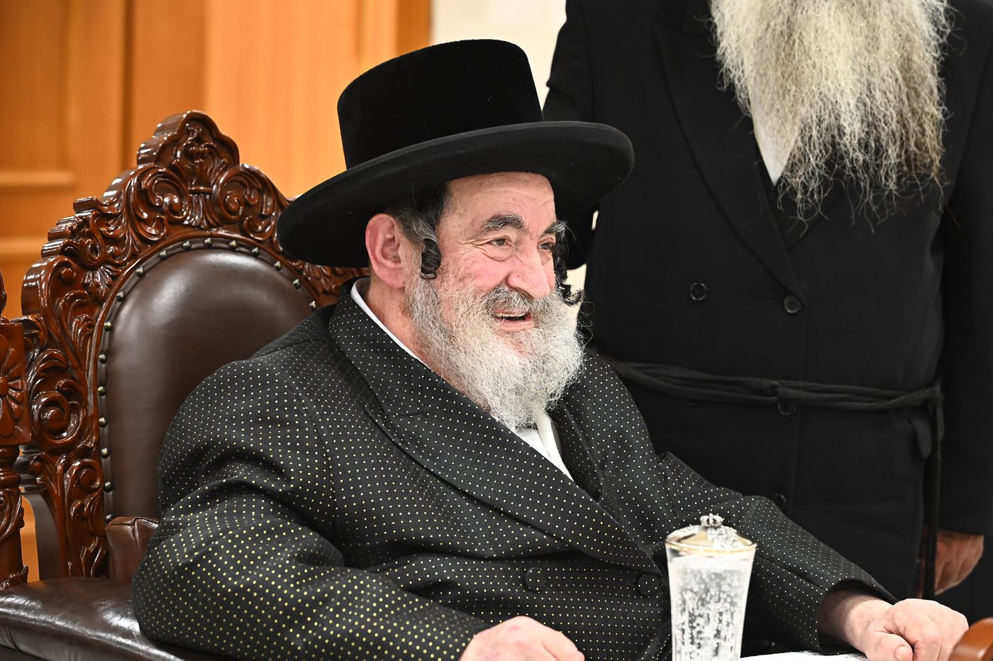 האדמו"ר מויז'ניץ בקבלת קהל