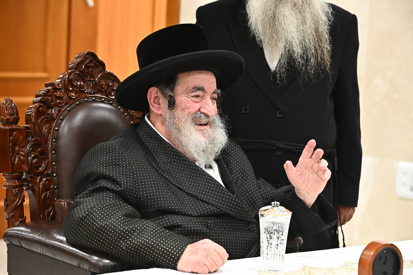 האדמו"ר מויז'ניץ בקבלת קהל