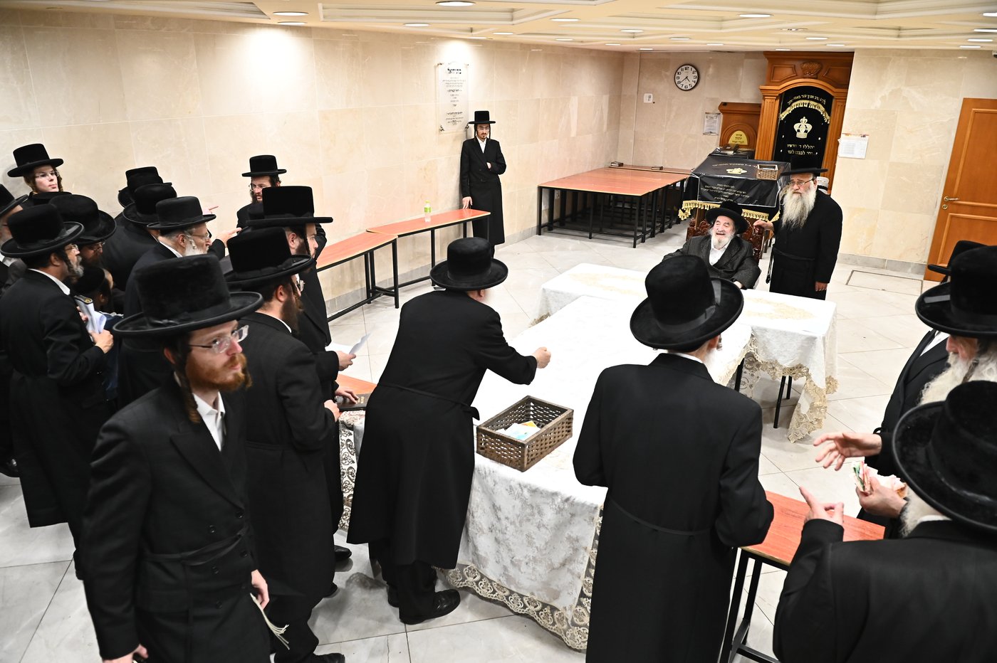 האדמו"ר מויז'ניץ בקבלת קהל