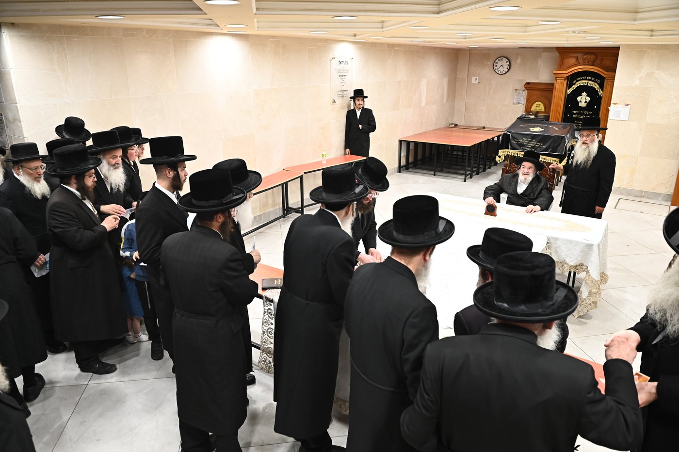 האדמו"ר מויז'ניץ בקבלת קהל