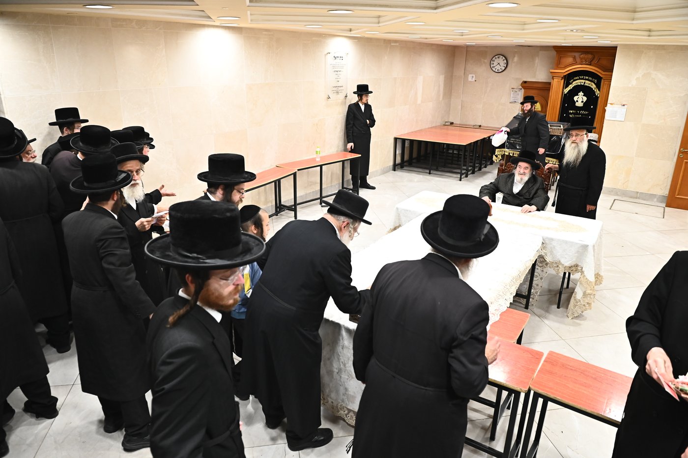 האדמו"ר מויז'ניץ בקבלת קהל