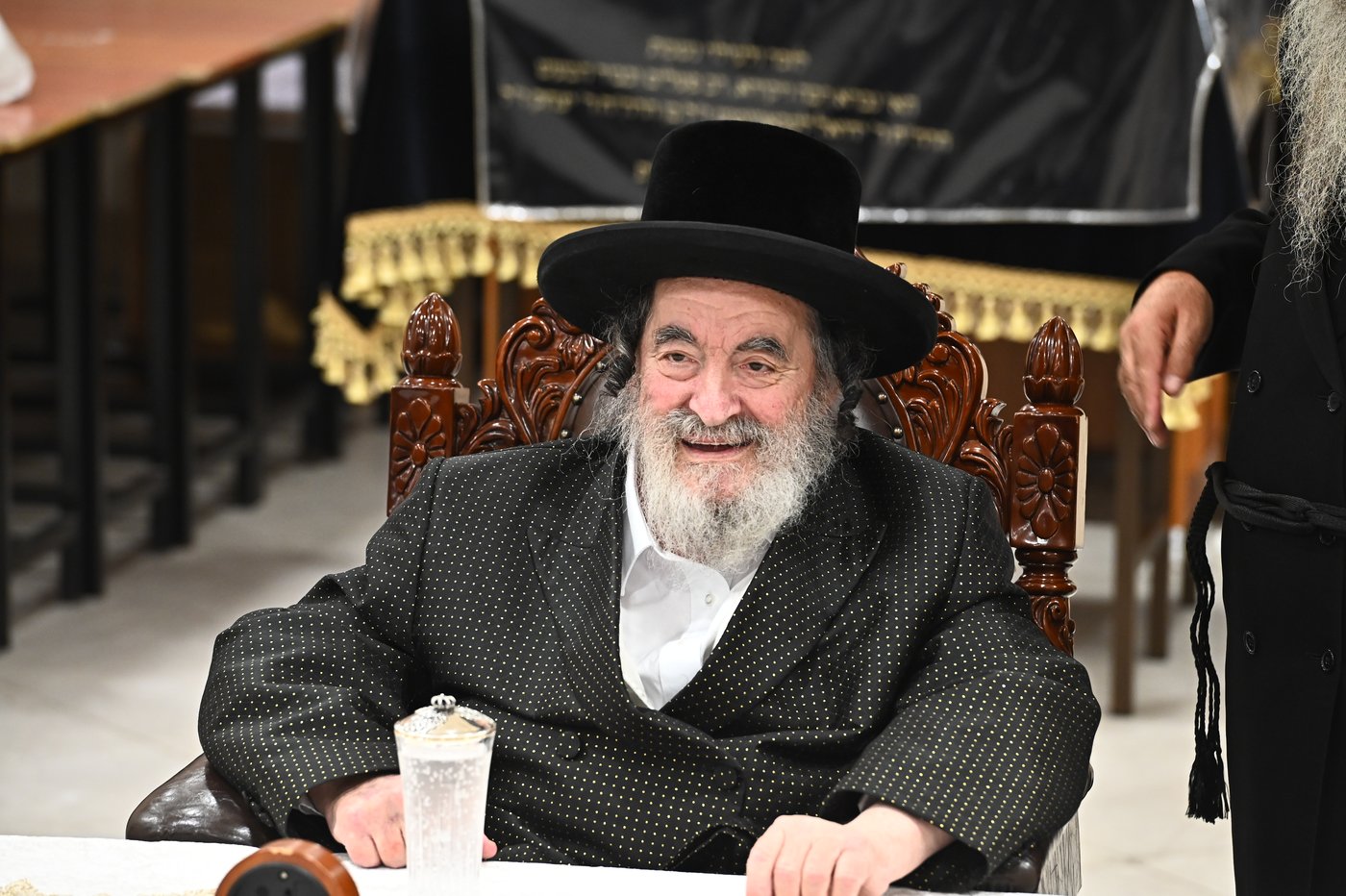 האדמו"ר מויז'ניץ בקבלת קהל